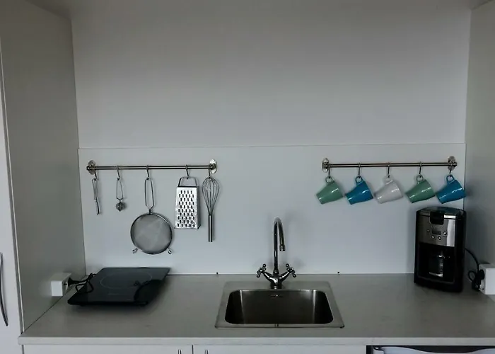 2 rooms, private kitchen, bathroom,&garden.